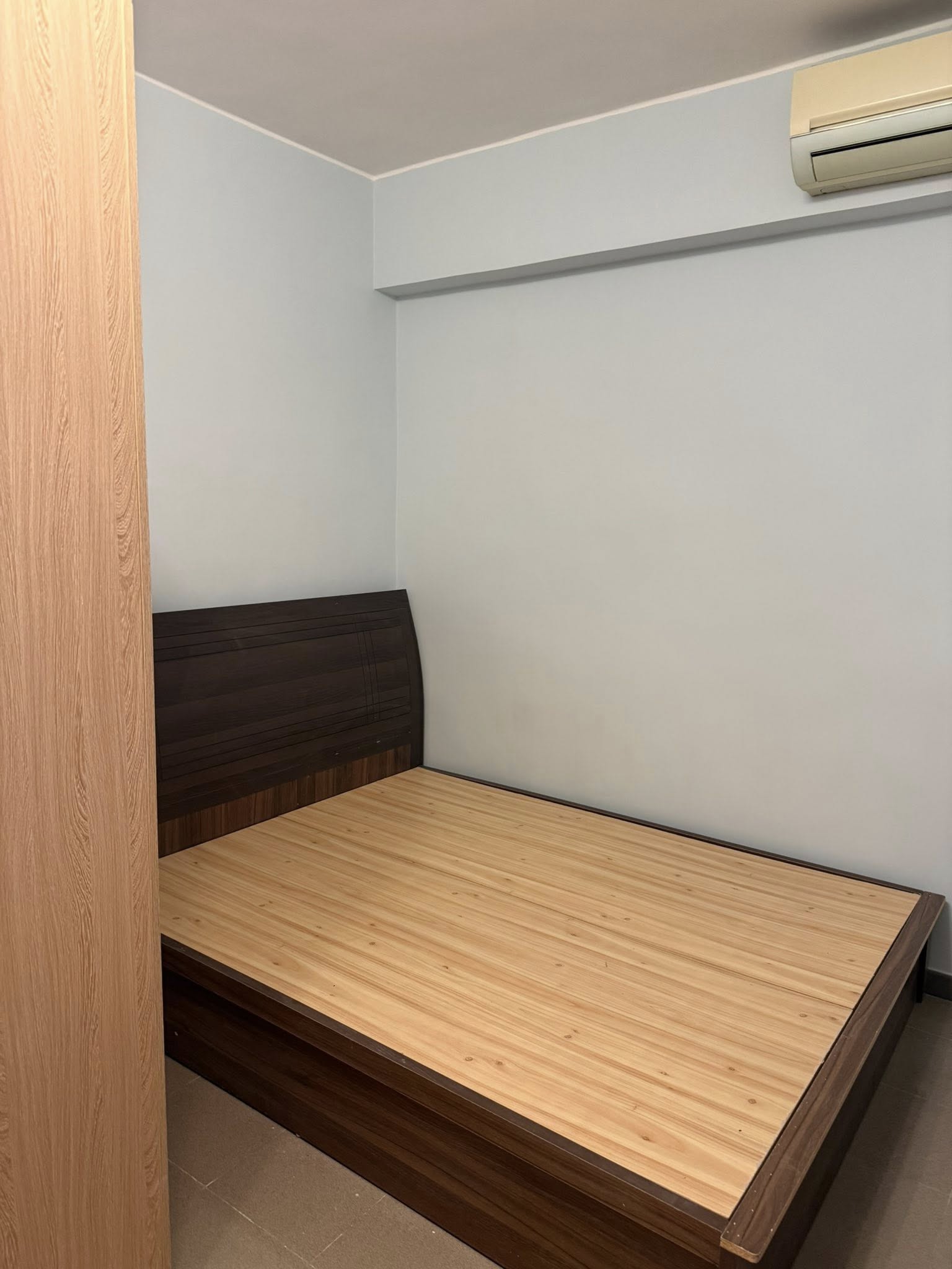 雀仔園廚屋樓上，附近街市，食市，學校，公園，交通方便，最適合中區上班一族