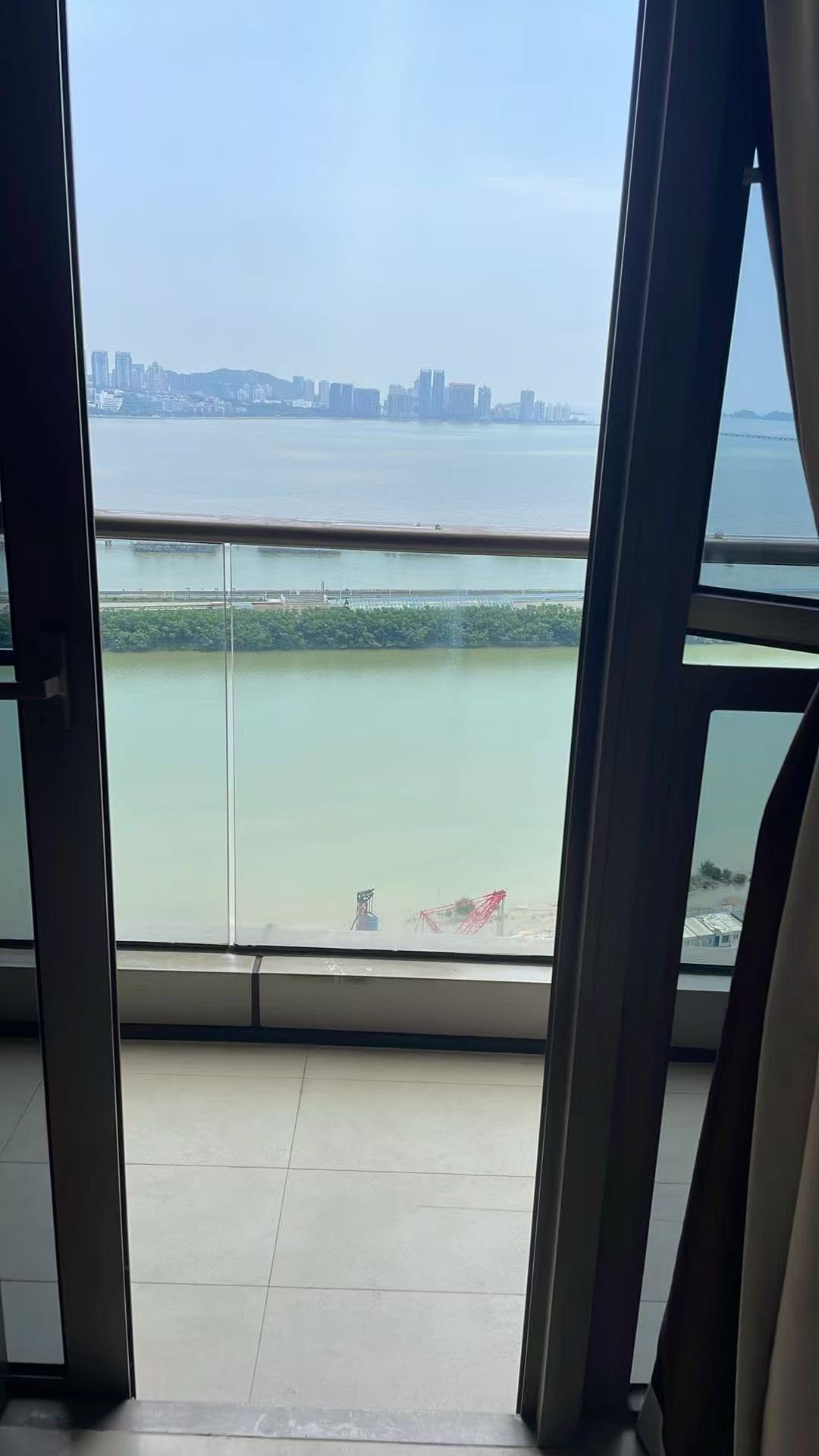 海上居二座
