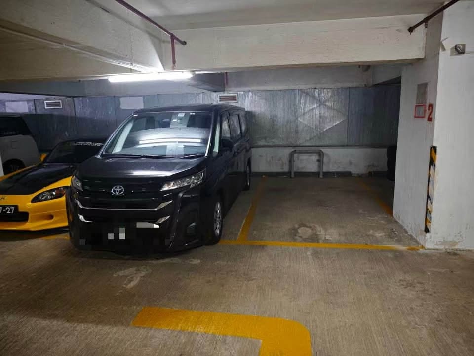 新口岸《中福商業中心》車位 地庫二層 近電梯口